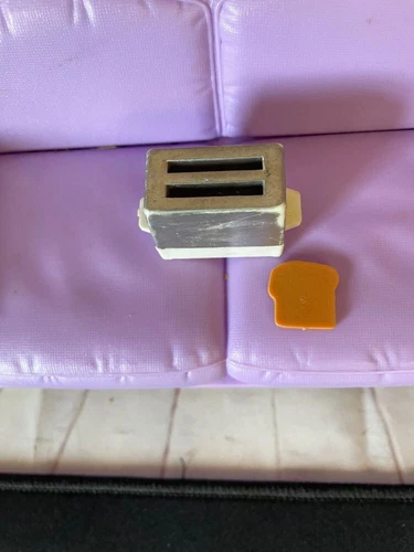 VTG Barbie, Learns To Cook 1634 1673  Toaster and Toast  1034MATTEL