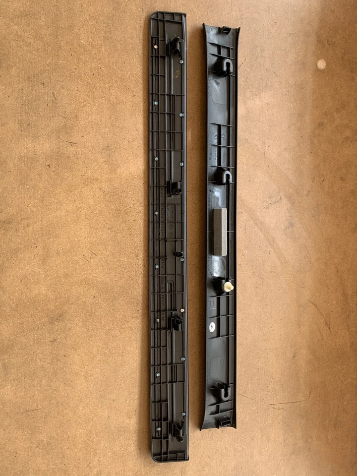 Acura RL 2005-2008 sedán pasajero delantero alféizar exterior placa de desgaste R con placa interior Foto 4 de 4