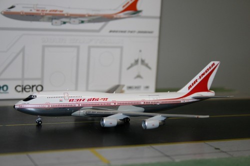 BigBird 1:400 Air India Boeing 747-300 VT-EPX (BB4-743-001) Model Plane - Picture 6 of 8
