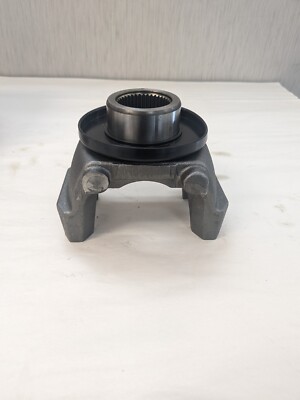 17TYS32 60A - YOKE / MERITOR
