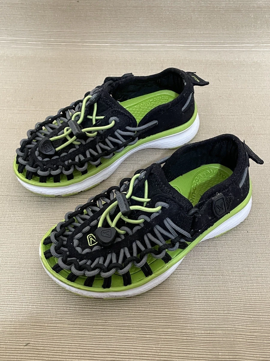 Hiking water hotsell shoes for kids
