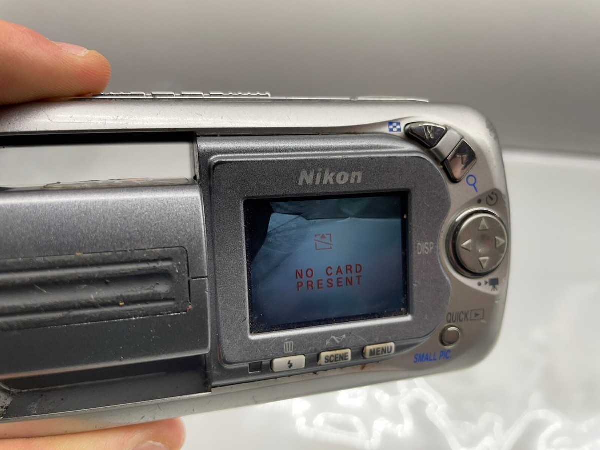デジタルカメラ Nikon COOLPIX E3500 s-l400.jpg