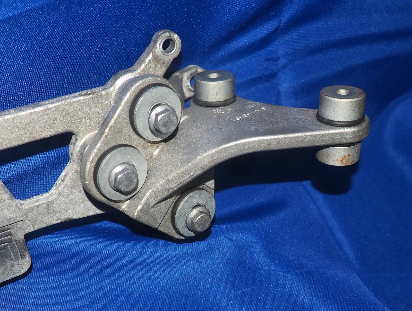 2022-2026 Maserati MC20 MCPura 3.0L V6 Exhaust Pipe Support Bracket OEM 1500 Mi