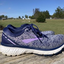 Brooks Women s Ghost 11 Navy/Purple Running Shoes; Size 7