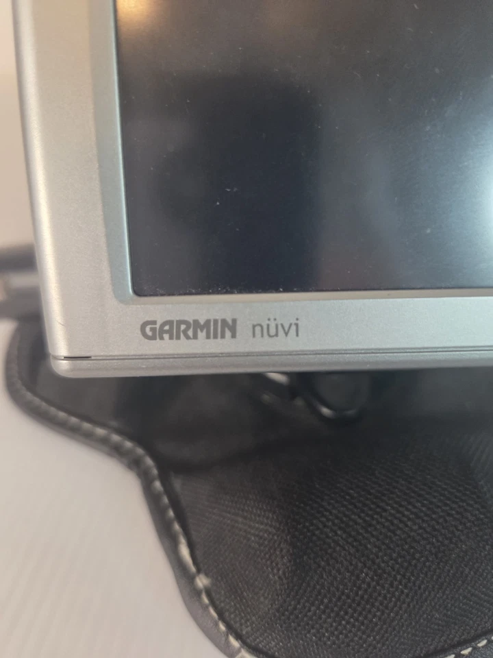Garmin Nuvi 350 NA 3.5" GPS Navigation System - Works with weighted base - Image 2 of 3