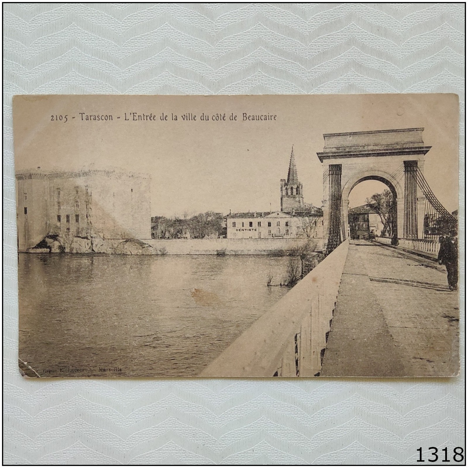 France Vintage Postcard (P1318)