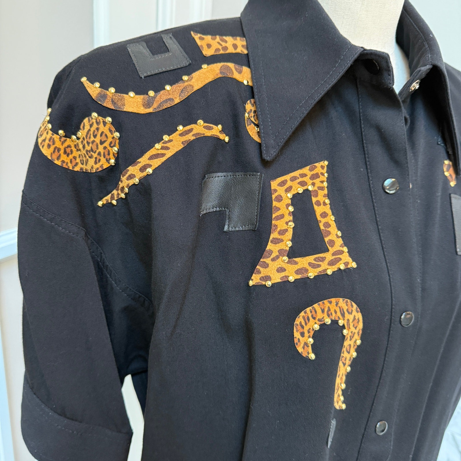 Cache Vtg 80s 90s Statement Leopard Leather Bombe… - image 3