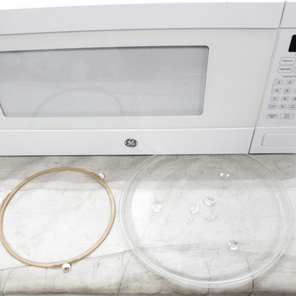 Microondas de encimera GE PEM31DF2WW 1,1 pies cúbicos 800 W marzo 2024 Foto 2 de 4