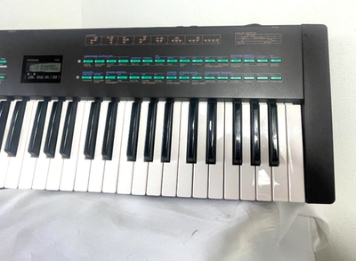 Yamaha DX21 61 Key FM Digital Synthesizer Keyboard Vintage for