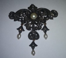 Spilla antica in oro 750 e perle