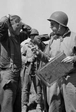 WW II  Usa  Photo --  German  Soldiers   Surrendering