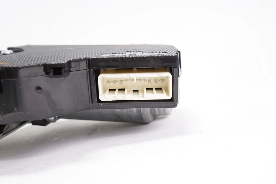 Motor puerta trasera MITSUBISHI OUTLANDER con puerta levadiza eléctrica 2014-2020 Foto 3 de 3