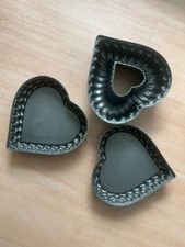 3x stabile  18cm x 18cm metallische Backforme...