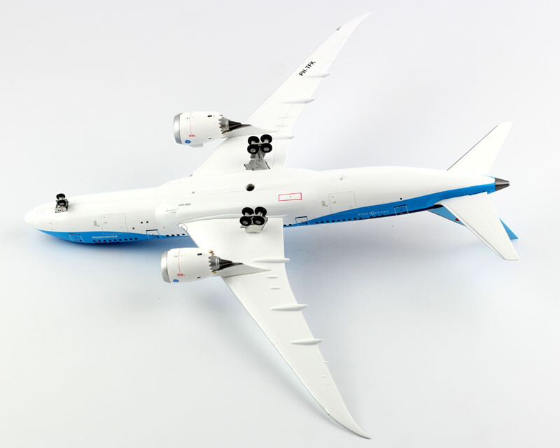 航空機・ヘリコプター Arke 787-8 PH-TFM 1/200 航空機・ヘリコプター Arke 787-8 PH-TFM 1/200 国内外の人気が