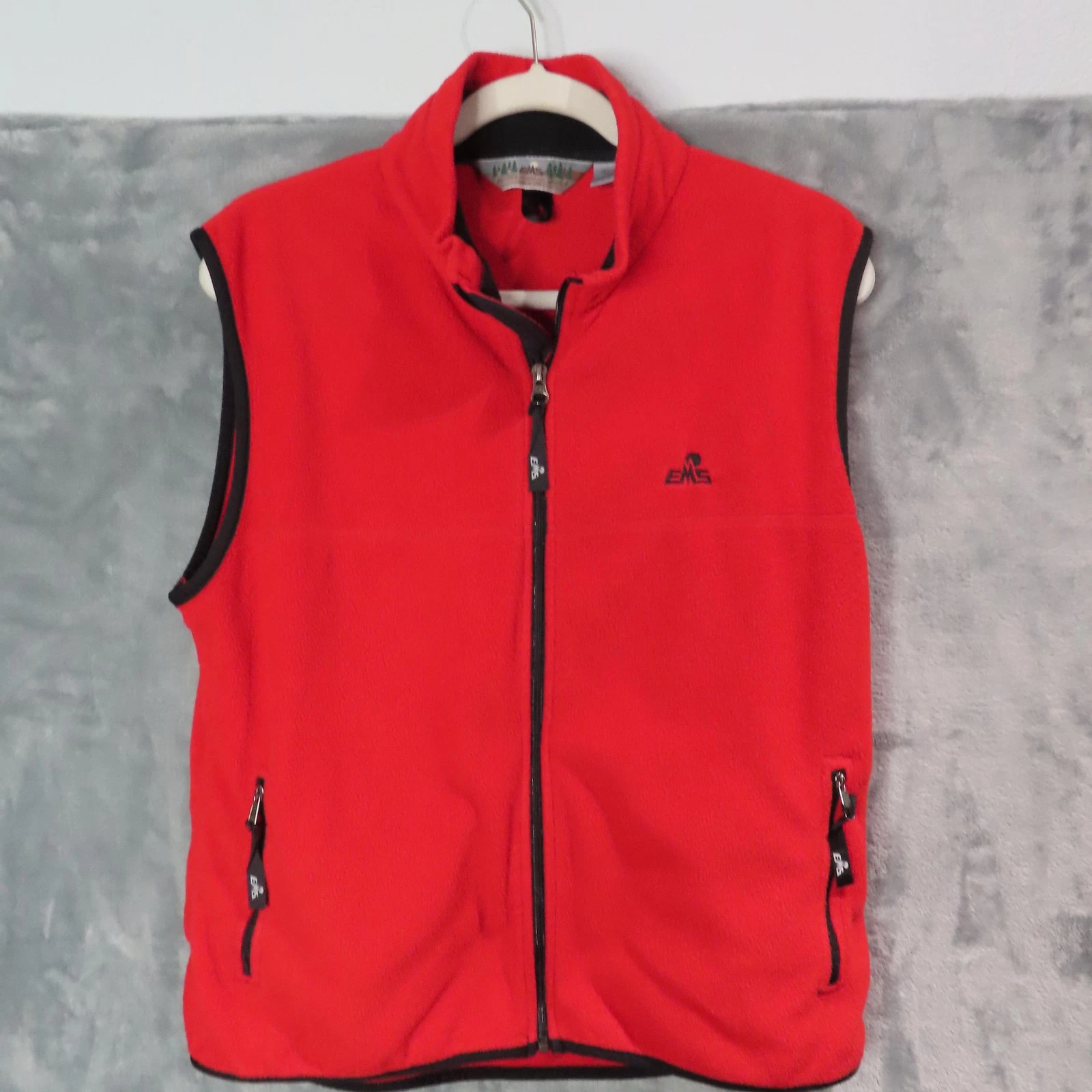 EMS Vest Mens Medium Polartec Fleece Full Zip Outdoors Hiking Sleeveless Jacket