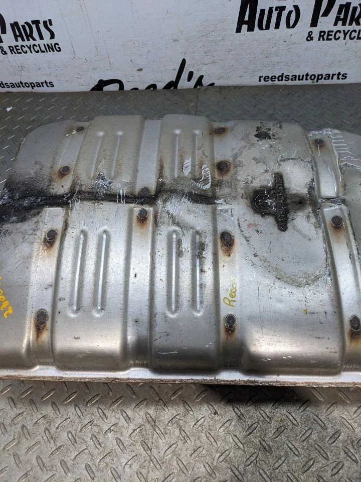 Tubo silenciador resonador delantero escape Chrysler Pacifica 2017-2025 3,6 L OEM Foto 3 de 4