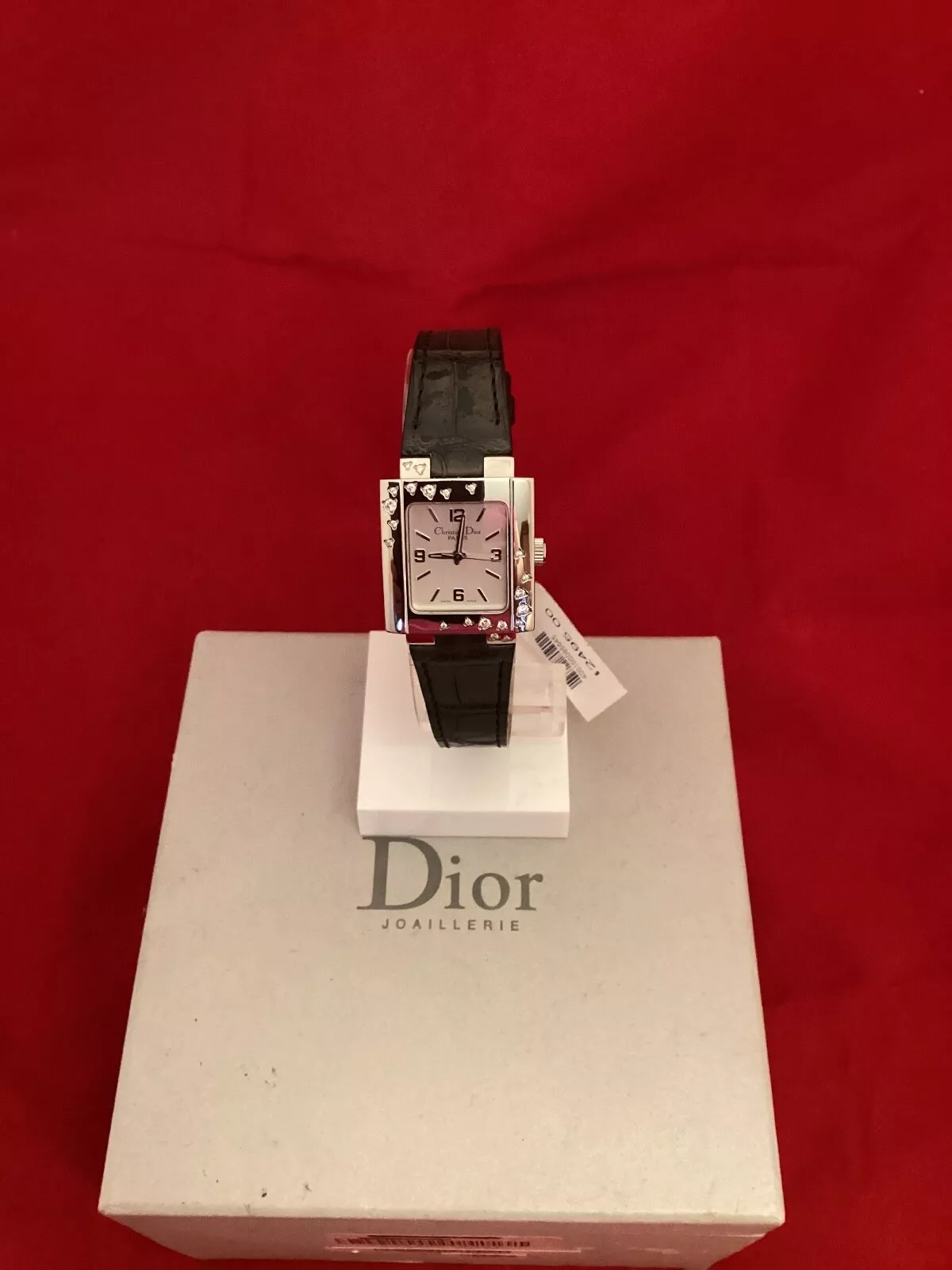 Montre Christian Dior marque RIVA, authentique, neuve avec 43 diamants CD073111A008