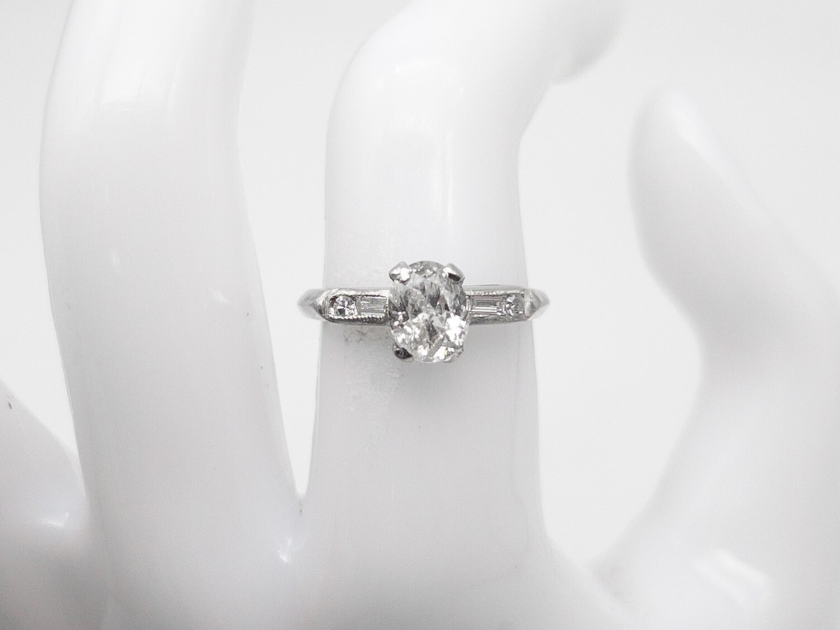 Vintage 1940s $6000 Oval Cut SI1 H Natural Diamond Platinum