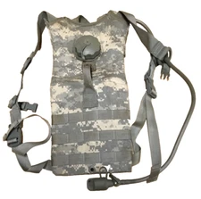 Genuine US Military Molle II Hydramax Hydration Carrier & Bladder 100 oz