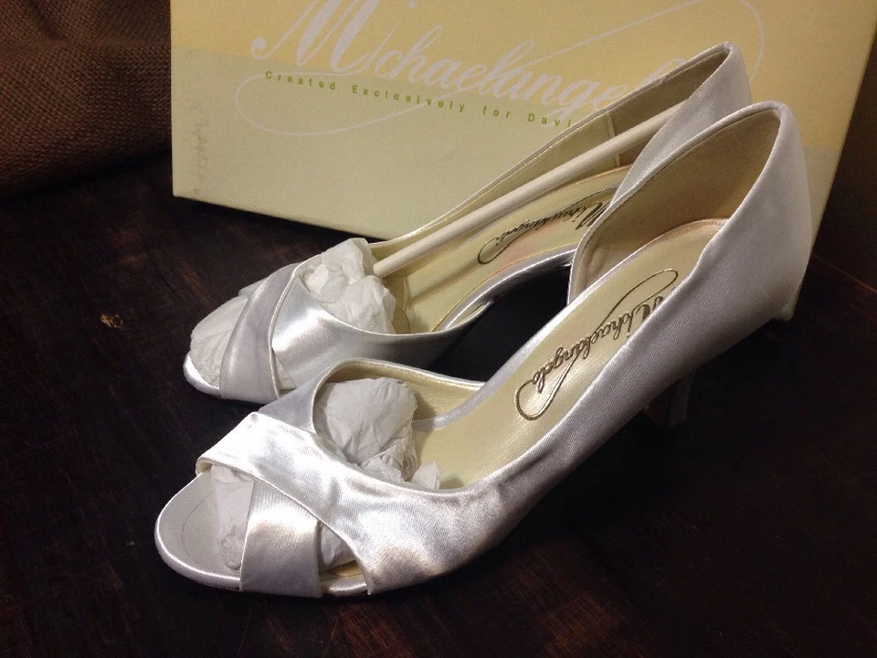 NIB Size 6.5 Michaelangelo For David's Bridal Dyeable White Julianne Criss Cross - Image 2 of 4