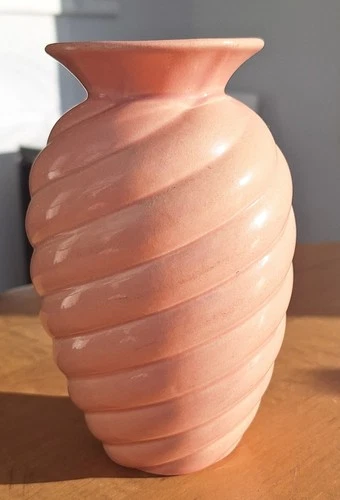 Excellent Vintage 1930's Red Wing Pottery 952 Beehive Swirl Pink Vase 6"H