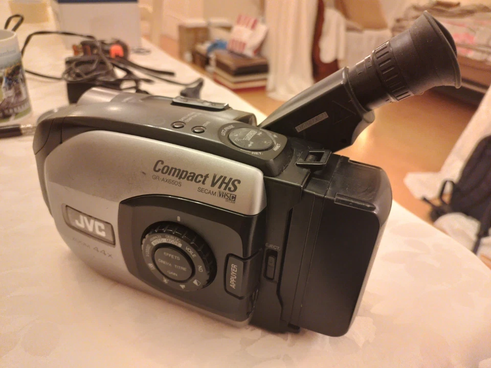 camescope JVC GR-AX650S compact vhs vhsc - Photo 1/4
