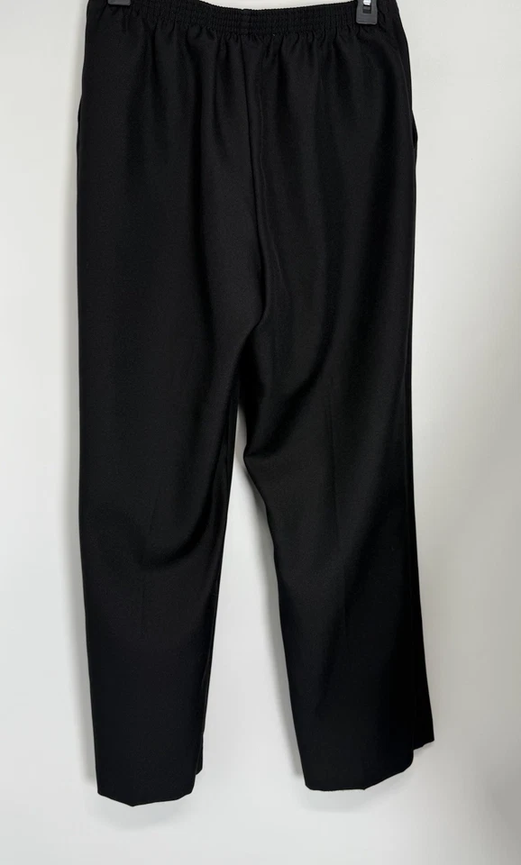 Alfred Dunner Petite 8 Black Pull On Pants Elastic Waist Pockets 100% Polyester - Image 2 of 4