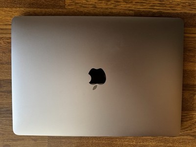 Apple MacBook Pro mit Touch Bar und Touch ID 13.3'' (True Tone Retina Display) M1