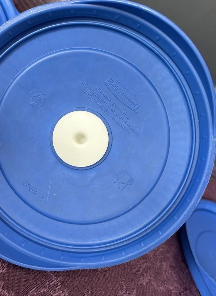 Rubbermaid Servin Saver Food Storage Container with Vented Lid Stackable 3 Set - Image 2 of 4