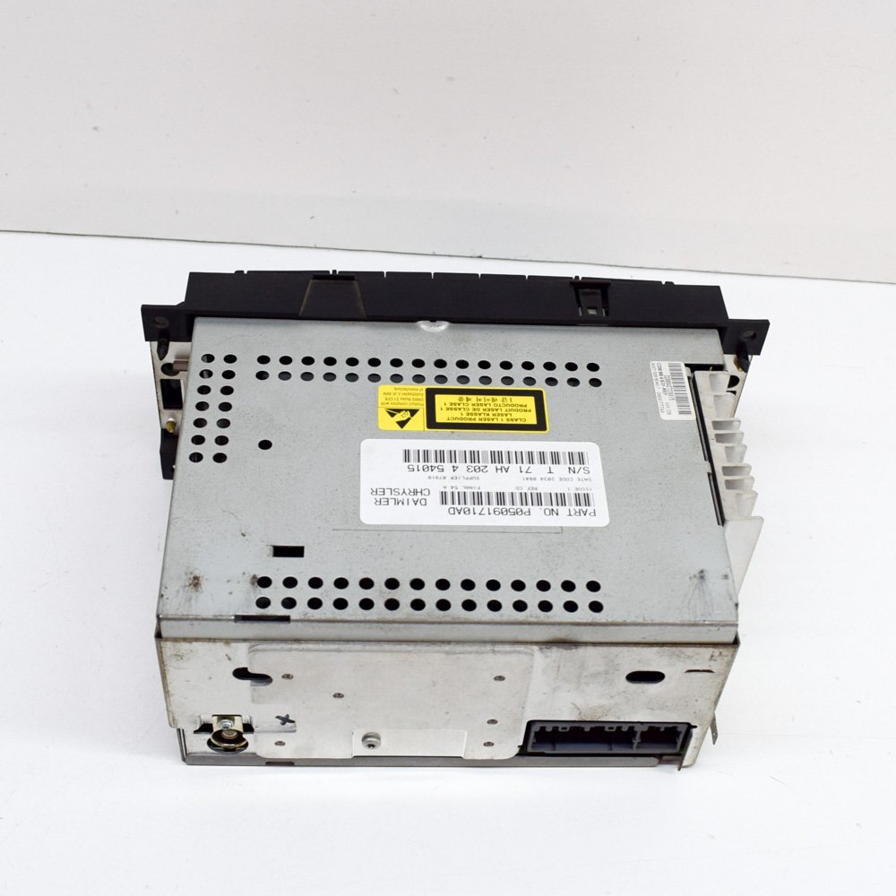 バイイー JEEP GRAND CHEROKEE WK 3.7 V6 Radio CD Player Head Unit