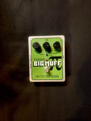 Electro Harmonix bass Big Muff Pi Distortion Fuzz Effects Pedal