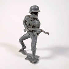 Marx   German Soldier WW II   5.5"   Gray Plastic   1963