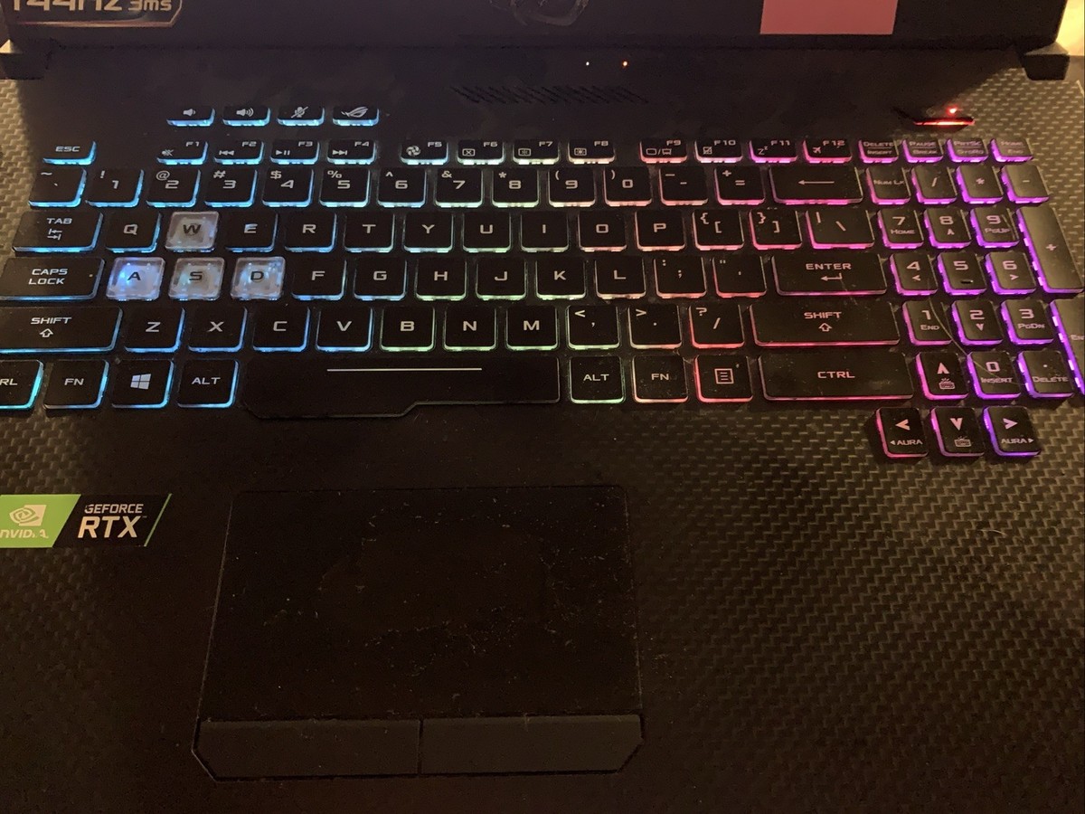 ASUS ROG Nvidia GeForce RTX 2070 i7 16GB 144HZ Gaming Laptop Read