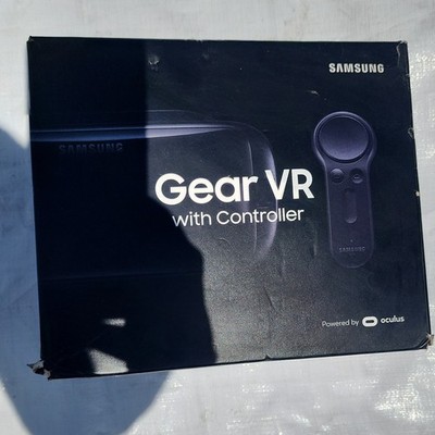 Samsung Gear VR w/ Controller (Oculus) Smartphone VR Headset Black 6.2in