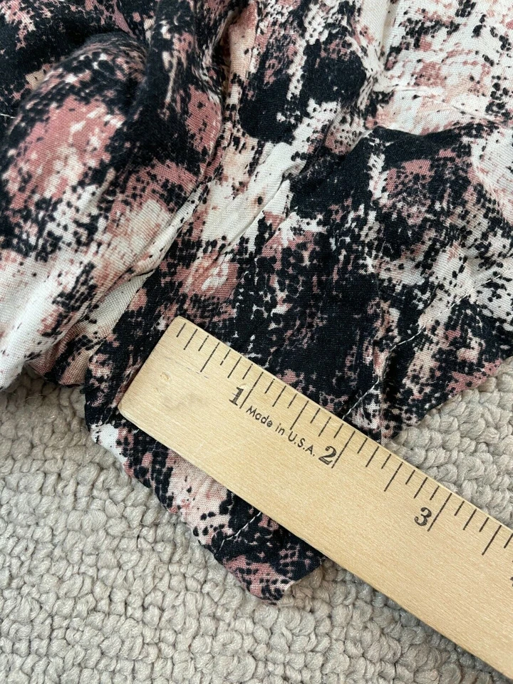 Pantalones cortos Charlotte Russe para mujer color tostado rayón/negro rosa talla S bolsa de papel  Foto 3 de 4