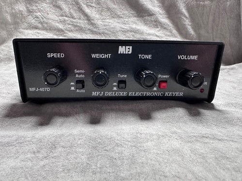 MFJ 407D Deluxe Electronic Keyer