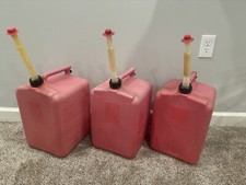  1 Midwest 5 Gallon Plastic Vented Gas Can w/ Nozzle Spout  Cap Model 6119