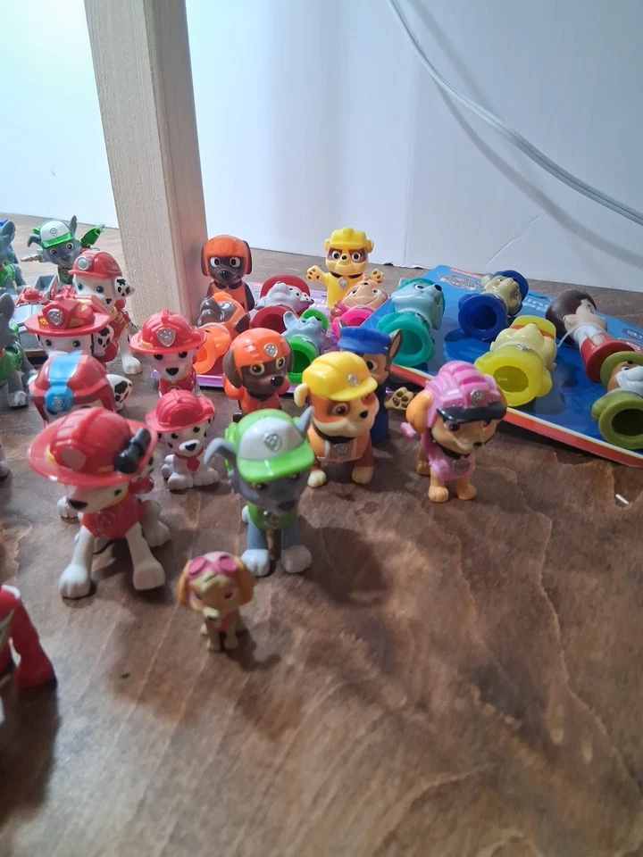 Lote de 60+ mini figuras de la Patrulla Canina adornos para pasteles Chase Skye Rocky Everest Ryder Foto 4 de 4