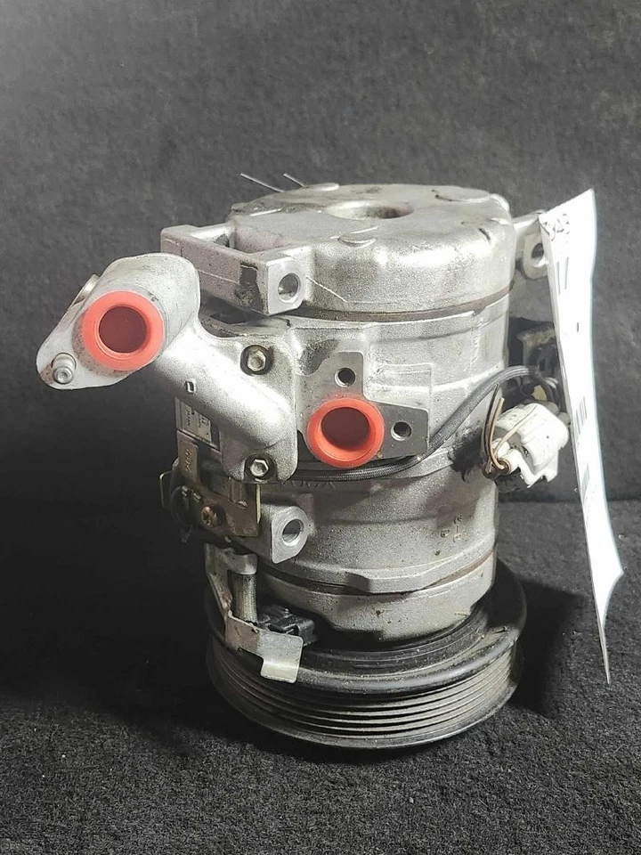 Compresor de aire acondicionado Toyota Highlander 2001-2003 conjunto de 6 cilindros OEM. Foto 2 de 3