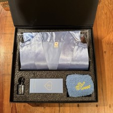 Sabrina Carpenter Short n  Sweet Tour 2025 VIP Merch Bundle - NEW - Robe MEDIUM