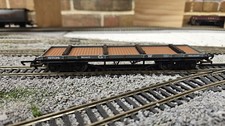 HORNBY 'OO' GAUGE R6982 GWR MACAW BOGIE BOLSTER No 107136 WAGON