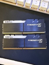 G. SKILL Trident Z RGB 16GB DDR4 2400 MHz PC4-17000 (F4-2400C15D
