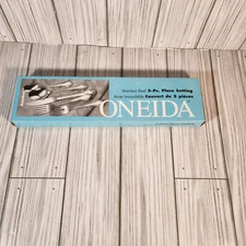 New 1997 Oneida Set of Stainless Steel Amadeus 5 Piece Place setting