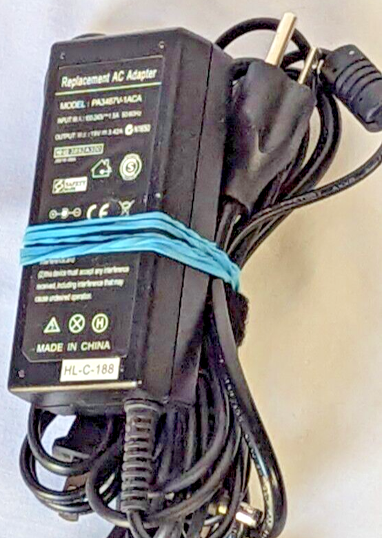 Generic AC Adapter - Input: 100-240V; 1.5A; 50/60Hz; Output: 19V; 3.42A ...