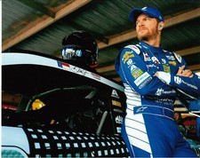 Dale Earnhardt Jr UNSIGNED 8x10 Photo (B)