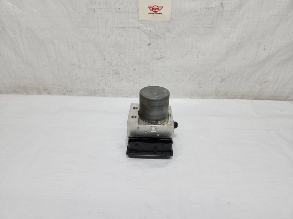 Módulo de bomba de freno antibloqueo ABS Subaru Impreza 2009-2011 OEM 27536FG011 Foto 2 de 4