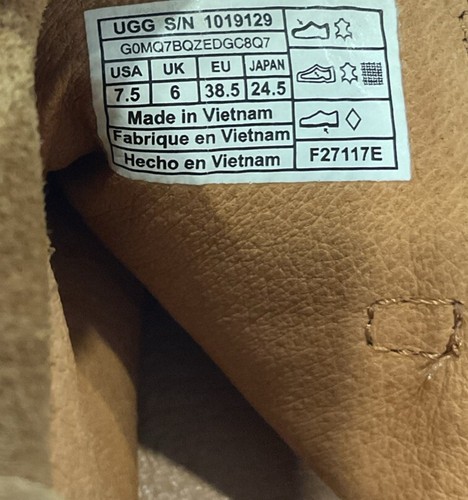 UGG S/N 1019129 Color Brown Size 7.5 - Picture 8 of 8