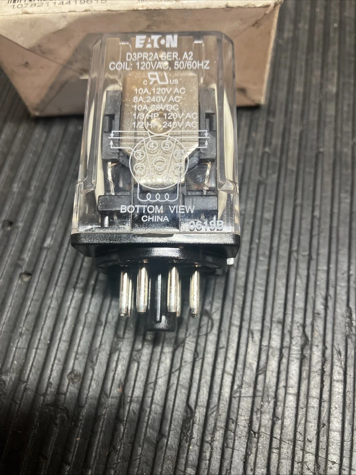 Nuevo relé Eaton D3PR2A-A2 DPDT con botón de prueba bobina de 120 VAC en caja original Foto 2 de 4