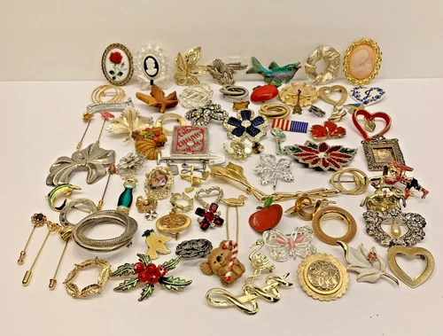 Lot of 75 Vintage to Modern Pins Brooches Variety of Style Sizes Costume Jewelry