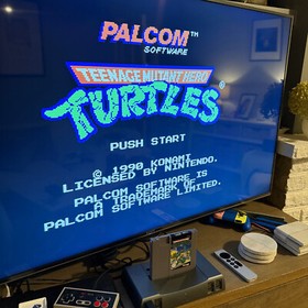 Teenage Mutant Hero Turtles (Nintendo NES - PAL) Cartridge, Sleeve and Manual